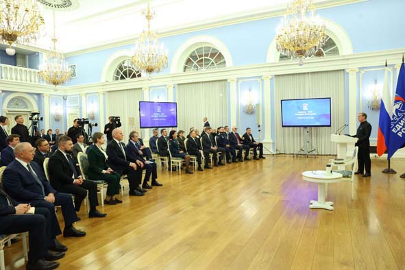 Единая Россия» начинает работу над народной программой-2026: Дмитрий Медведев пригласил к сотрудничеству ведущих экспертов страны