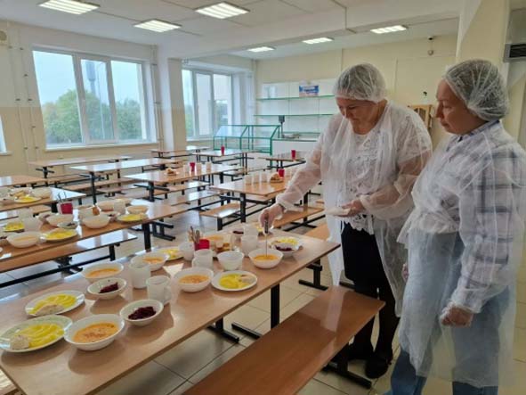 Столовăйра тутлă çитереççĕ