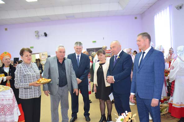 Честь и хвала труженикам села