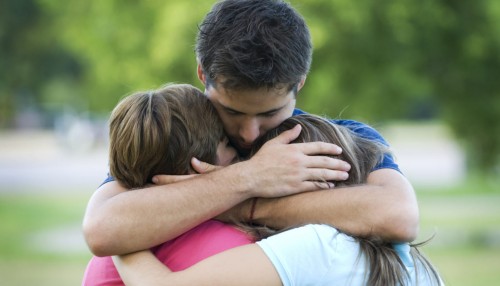 charge hug 1400x800