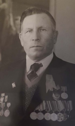 Всю жизнь старался