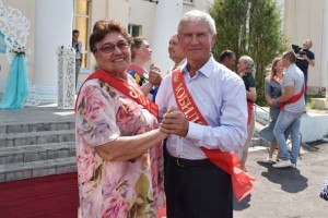 Их познакомила