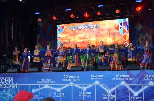 С большим размахом
