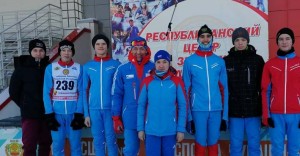 Жаркая гонка лыжников
