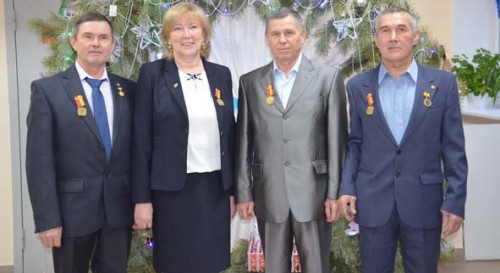 Пришла пора гудят трактора