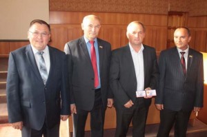 С надеждой
